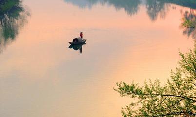 《轻舟剪水》作者:施宏【主播:鹏鹤】【桃源国际诗歌集团】用声音传递温暖以诵读致敬人生♬（图5）