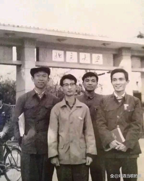 【中国长江文学社】《总理鞋子上的泥》作者 剑花//主播 周圣凯//编辑 岁月静好 第6799期（图5）