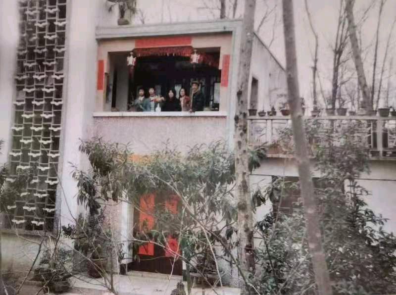 夕阳映照晚霞天 ——由学兄韩开甲做八十大寿说起(宋一鸥))(图2)