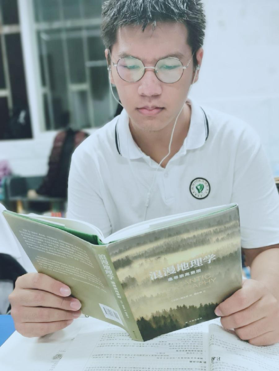 边陲学子五分钟成诗(1)(图8)