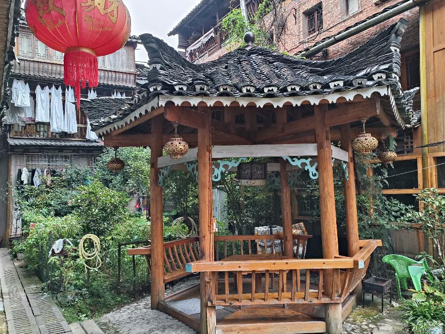 刘林丽诗歌作品225期《走近凯里 走进苗寨》主播/小白兔 编辑制作/刘林丽(图5)
