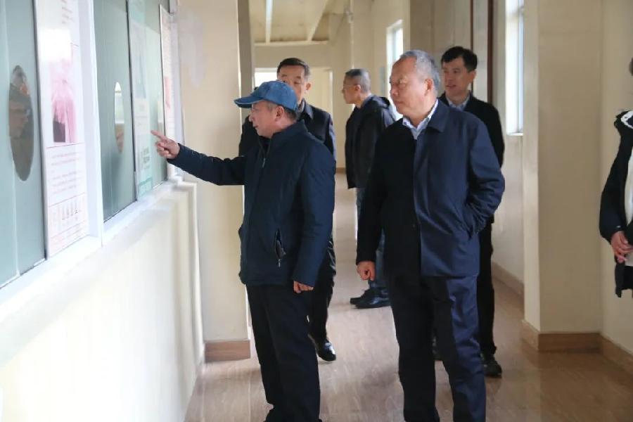 山东省政协原二级巡视员李美华等领导一行来到正信味业参观(图4)