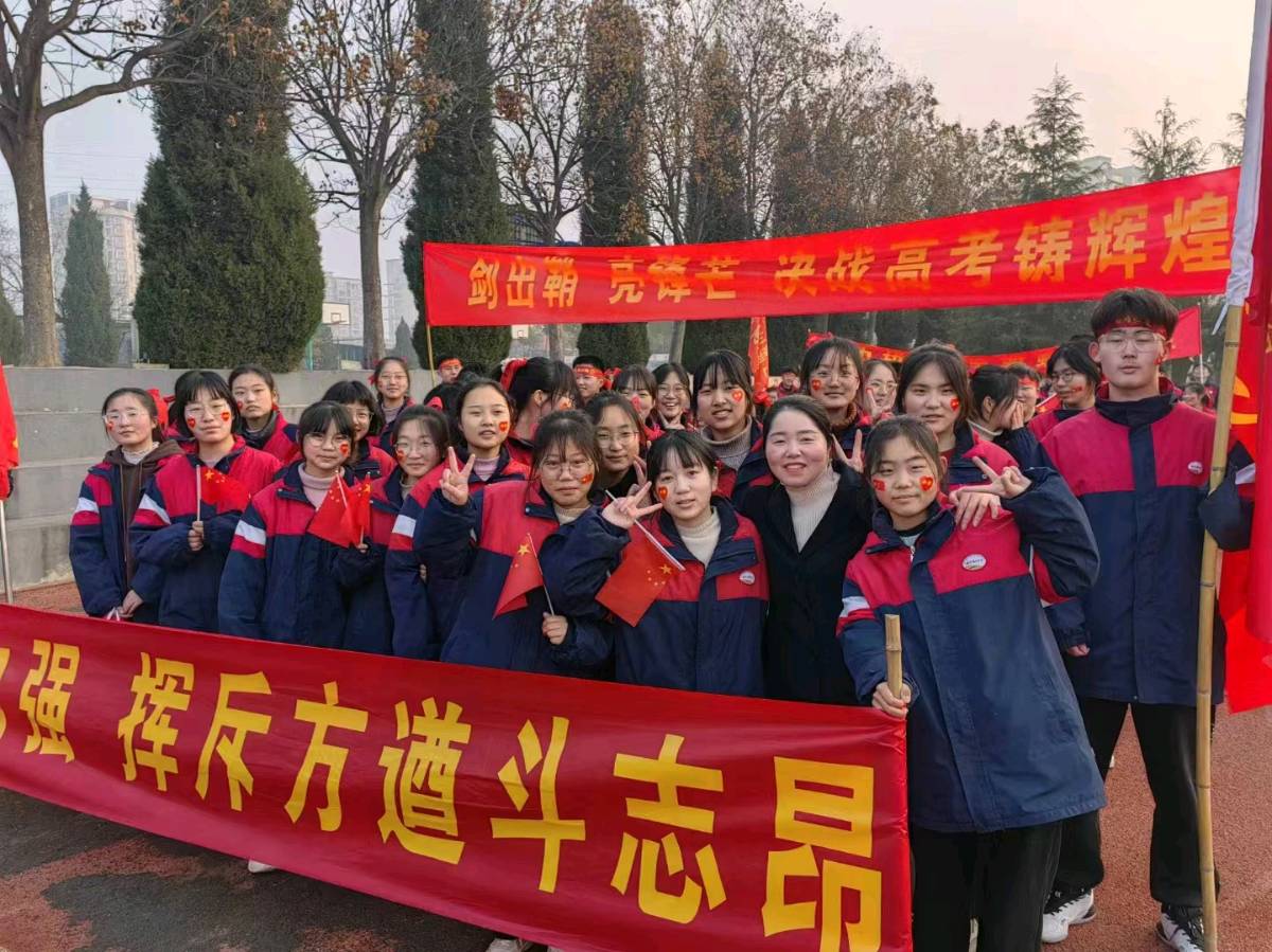 河南南召现代中学：王珊老师把他乡当故乡（图3）