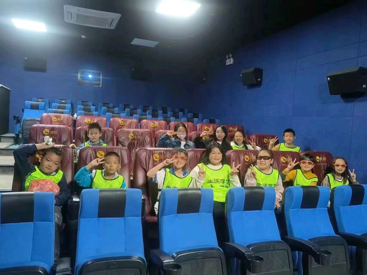 和龙市筑梦社会工作服务中心引领残疾留守儿童观影活动（图4）