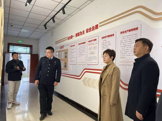 山阳县委常委、宣传部部长张培检查指导群众性精神文明建设工作(图2)