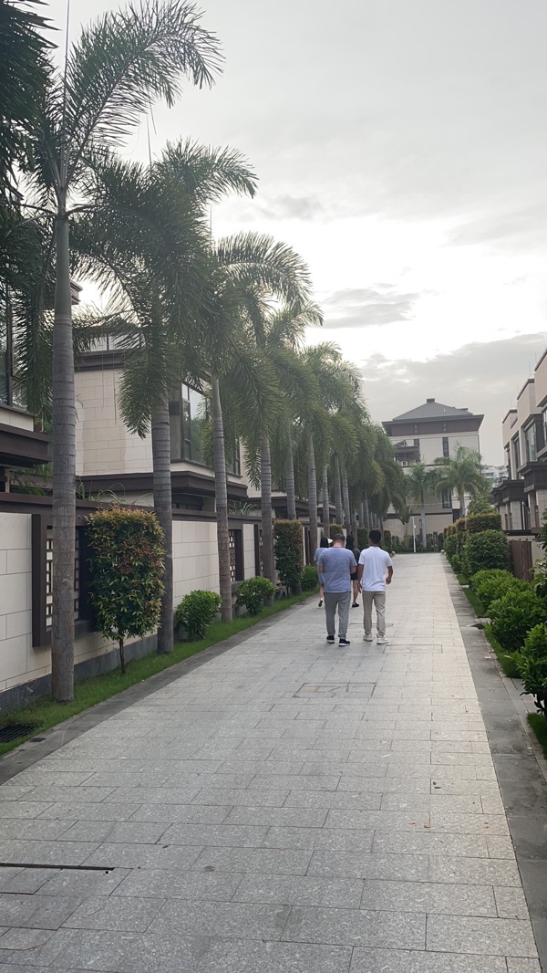 足迹 文／南疆一 校园诗刊文学（图4）