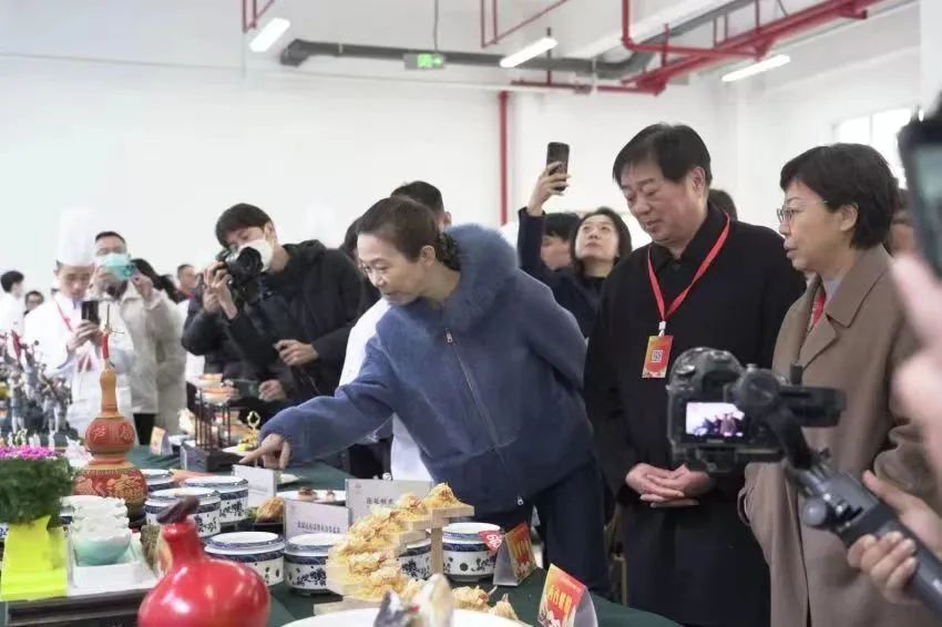“新时代·新鲁菜”创新职业技能竞赛聊城复赛暨“技能兴鲁”职业技能大赛—第六届山东省旅游饭店行业职业技能竞赛聊城选拔赛正式启动(图14)