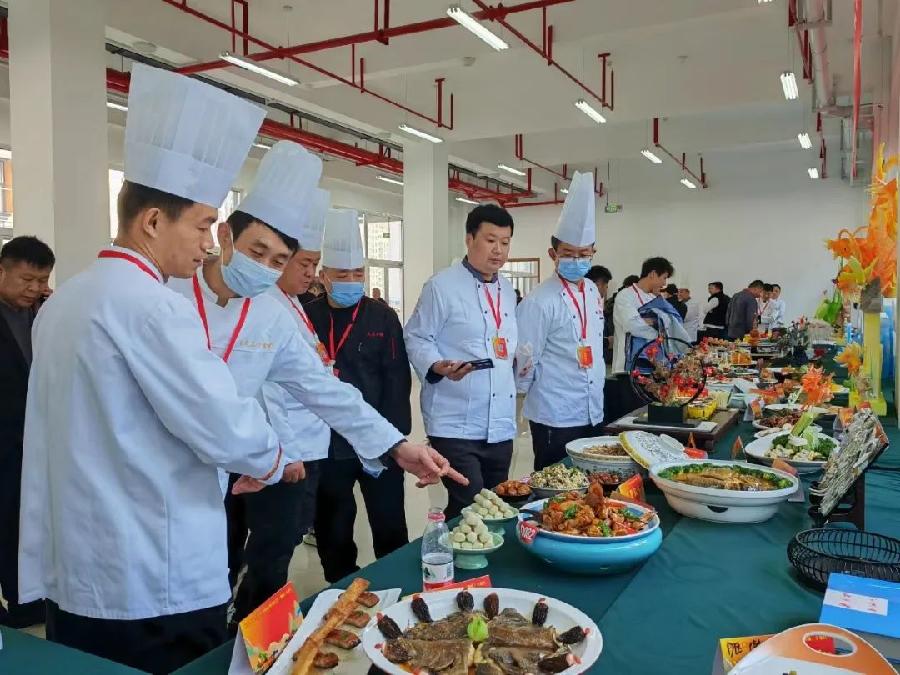 “新时代·新鲁菜”创新职业技能竞赛聊城复赛暨“技能兴鲁”职业技能大赛—第六届山东省旅游饭店行业职业技能竞赛聊城选拔赛正式启动(图17)