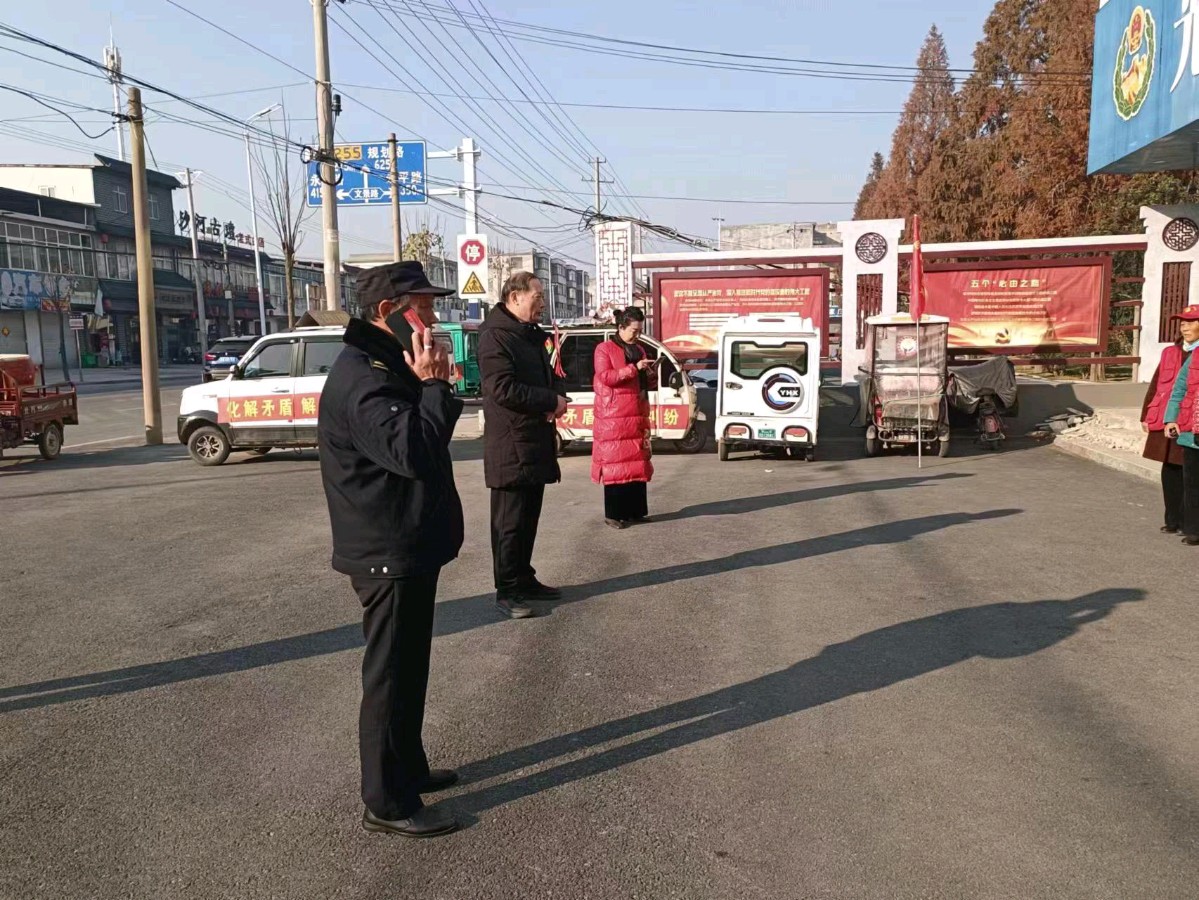 【中國新聞詩雯網】界首市光武镇明珠志愿队志愿者日宣传活动，（图4）