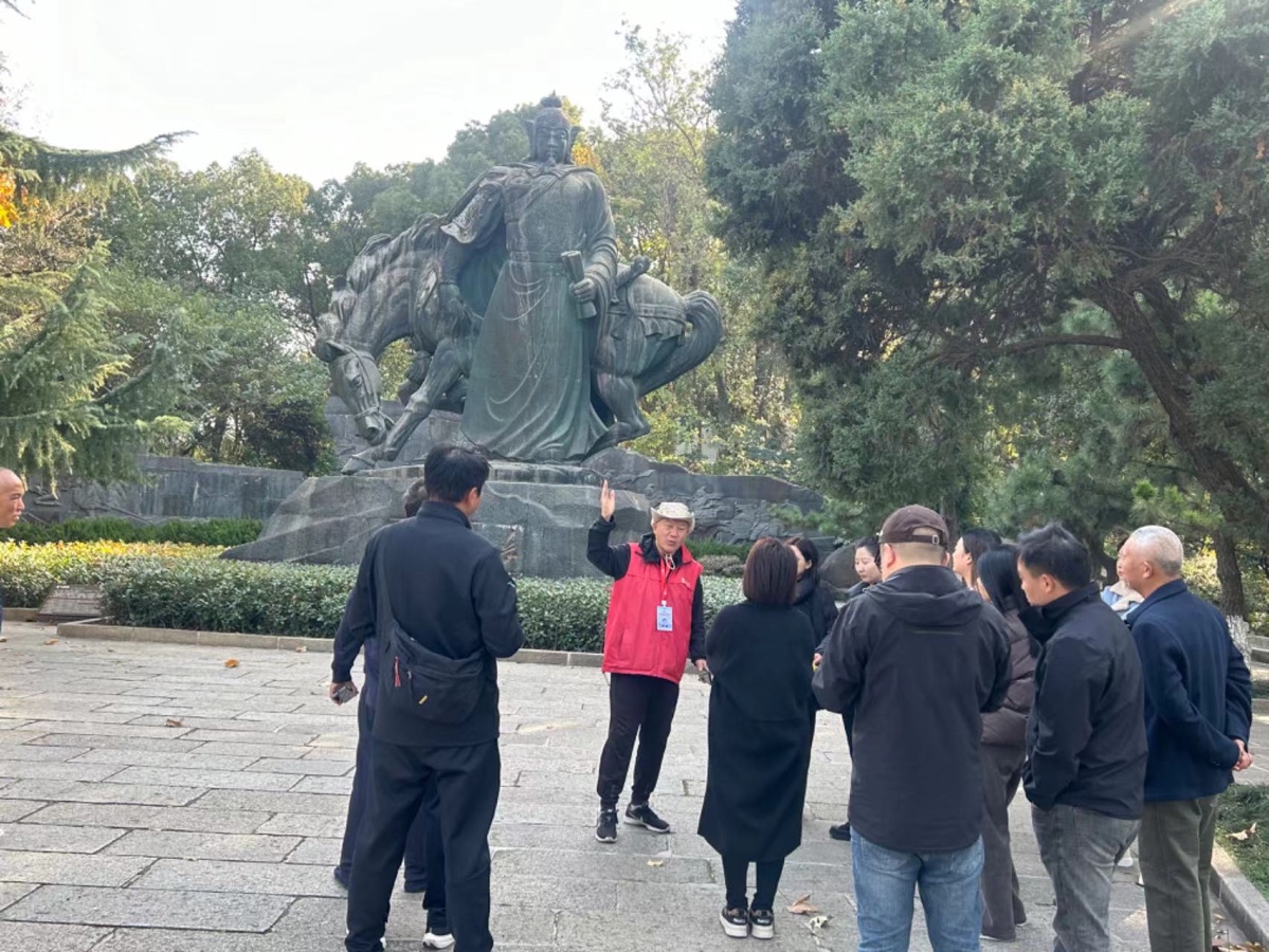 楼外秋韵,作者周智敏