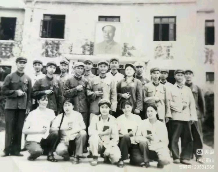 万重山：《剪一段青春岁月》（图5）