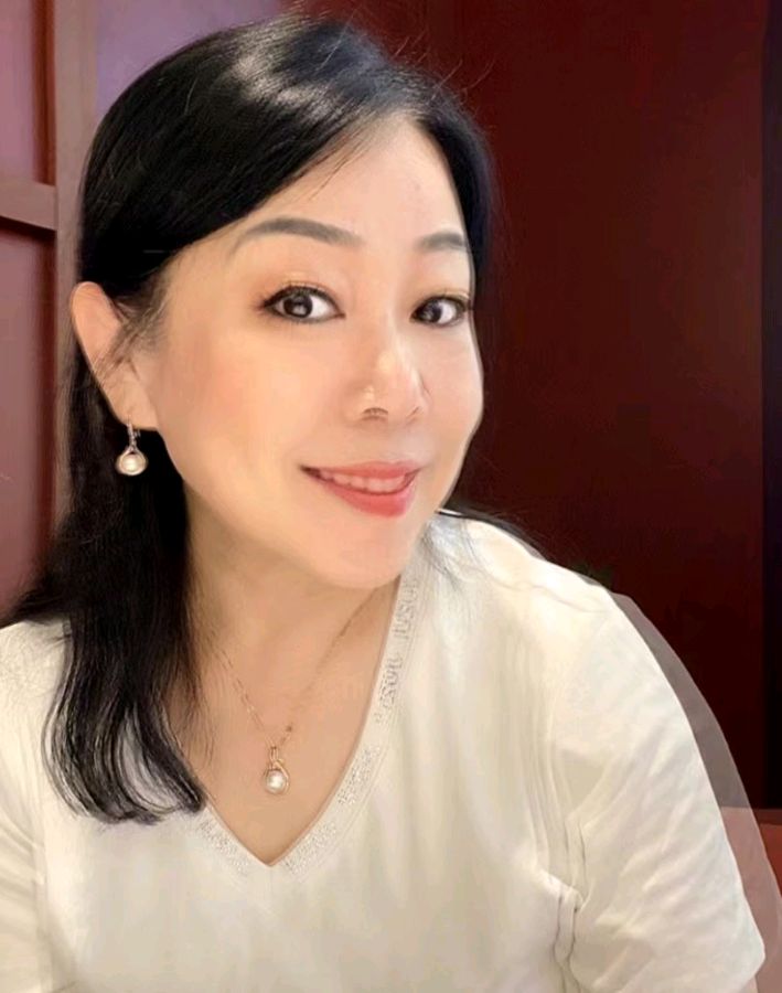 《风过无痕，且听雪落的声音》外一首‖作者:回泉山人【主播:园园】【中国现代诗歌文化传媒集团】现代♬ 馨声（图11）