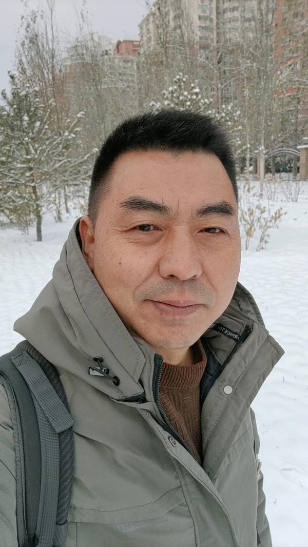 战争被这个冬天的大雪冻伤//作者:晓叶