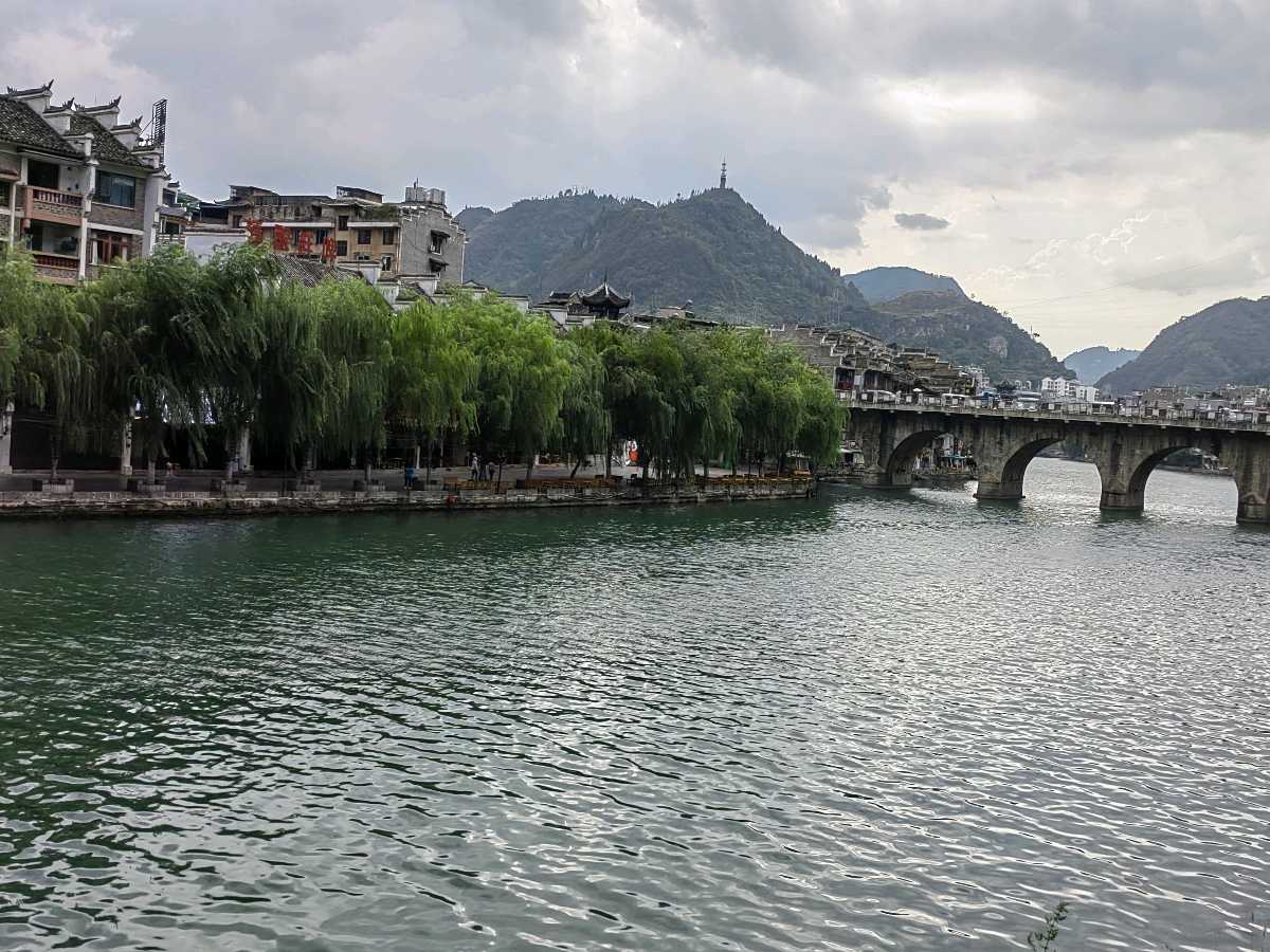 愿隐桃源闲放鹤，静居芝岭散观鸿。（图6）