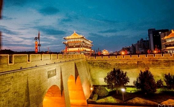 [经典推荐]鲁坡//旅途中遇雪偶记[二首]（图6）