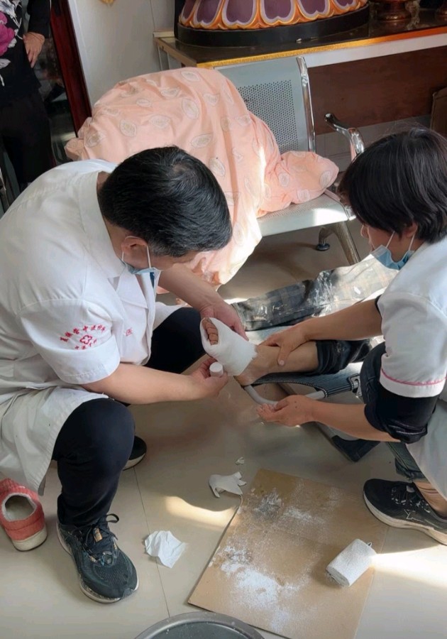 【中国新闻诗文网】心怀阳光，用大爱书写责任担当——再次走进夏振营中医诊所（图6）