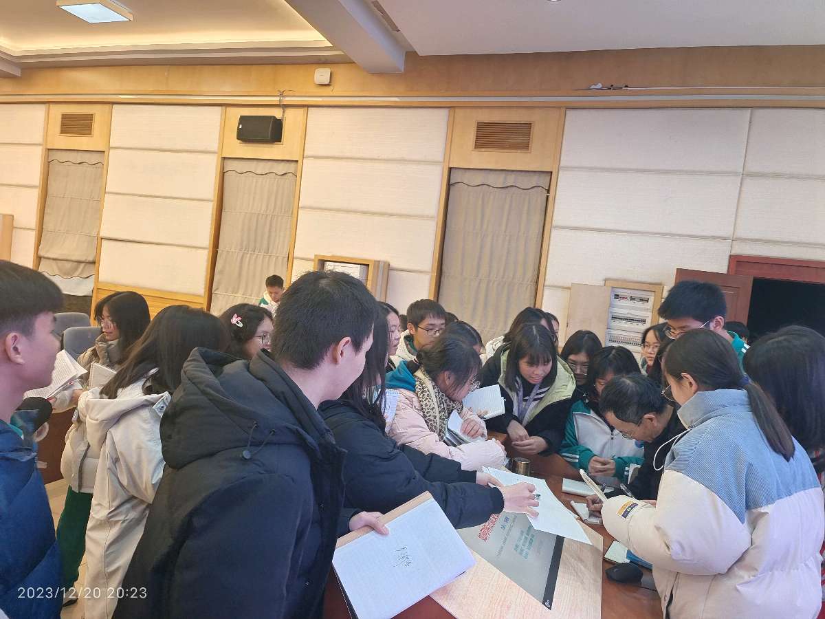 【文学讲座】广东文学服务之“百名小小说作家进校园”活动走进清远市清新区一中（图11）