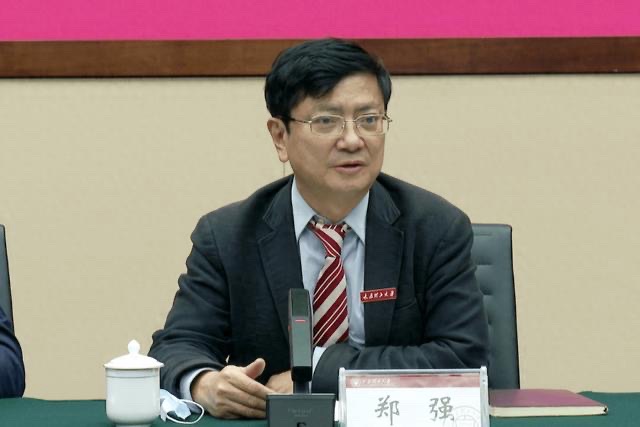 《中国教育名家郑强教授》文：巫泊儒【世界诗歌研究院】世界诗人名人展（10750）（图3）