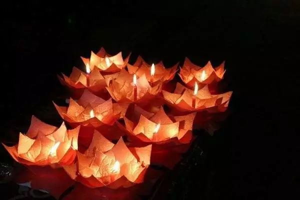 【中国长江文学社】有声文学平台《失去了色彩》作者刘斌/诵读缈邈/制作宋梅【第7175期】（图4）