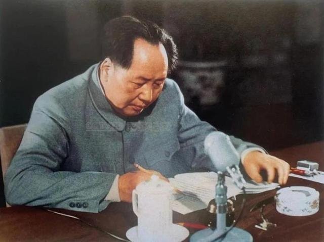藏头诗:缅怀伟人歌唱祖国 文/王俊杰(天津)（图2）