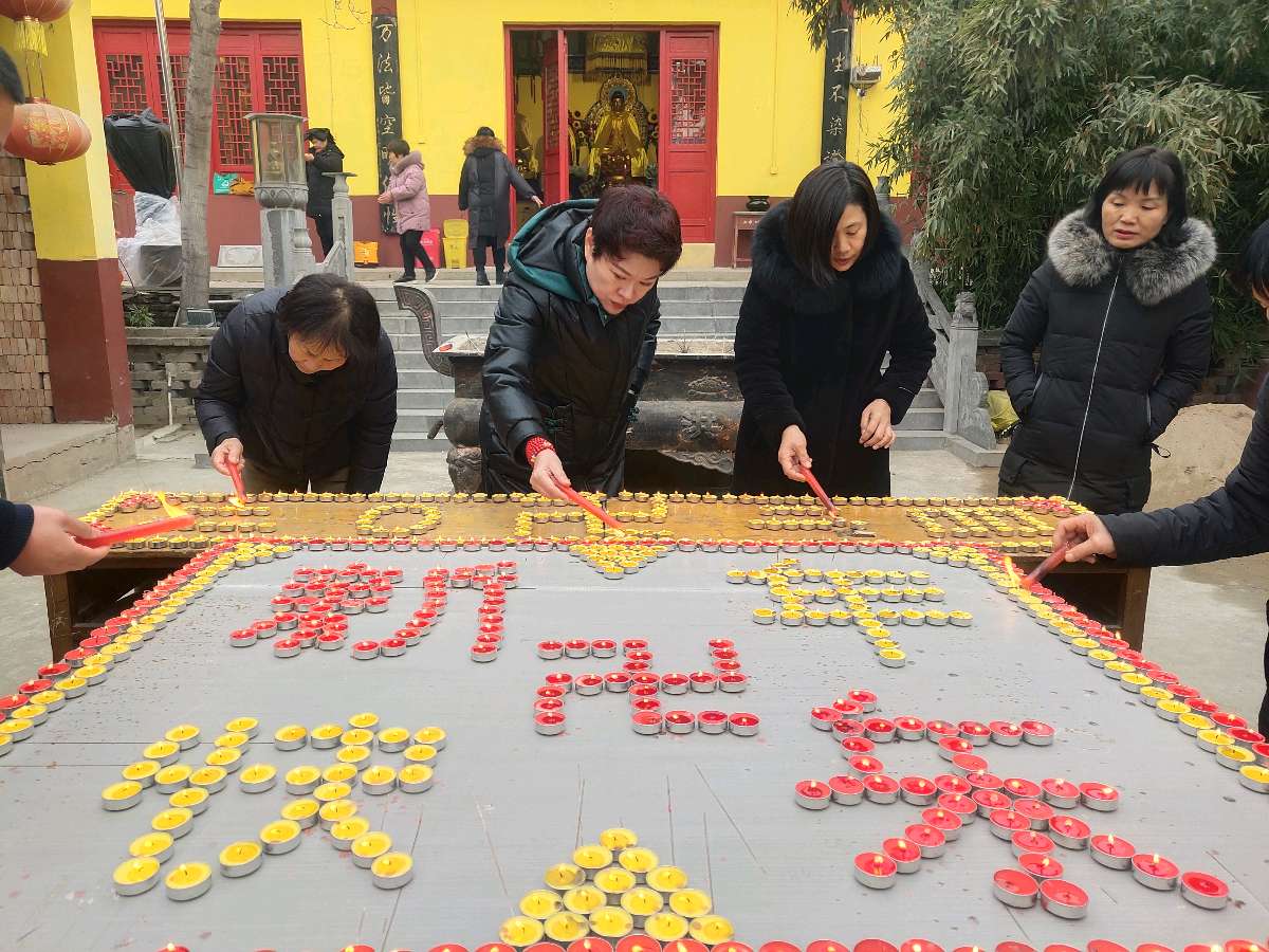 洪恩寺：2024年庆元旦千盏灯祈福法会盛况