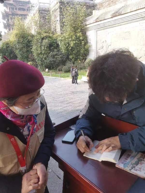 元旦，志愿讲解第一岗——《周讲黄鹤楼》之19，作者周智敏