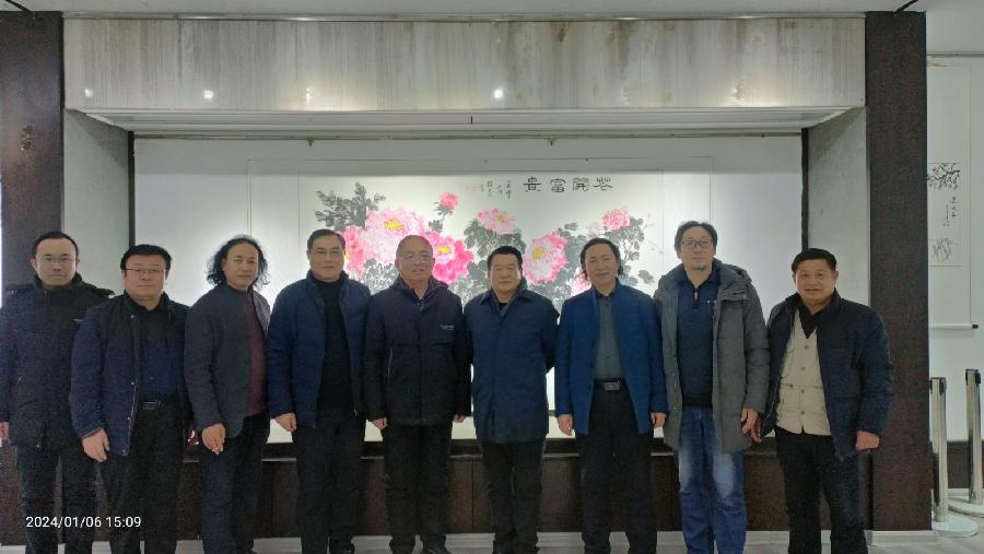 泰安市文联副主席孙黎携美协一行莅临肥城参观指导徐玉正画展（图4）