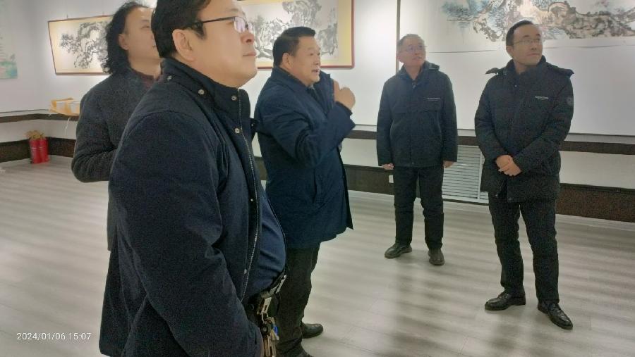 泰安市文联副主席孙黎携美协一行莅临肥城参观指导徐玉正画展（图7）