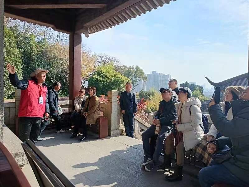 一堂生动活泼的音乐党课作者:周智敏