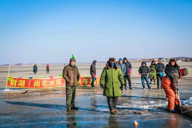 《名家现代古诗词鉴赏》作者:刘文波、田歌、熊焰、郭小林[中国现代诗歌文化传媒]（图22）