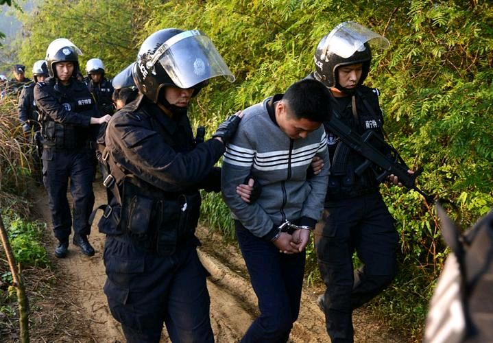 【专题推荐正气之歌】曾培方//颂歌人民警察（图5）
