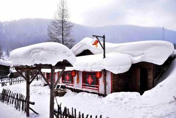 《属于我们的节日》作者:雪原（吉林）主播:玲子【桃源国际诗歌文化传媒】用声音传递温暖，以诵读致敬人生♬（图7）