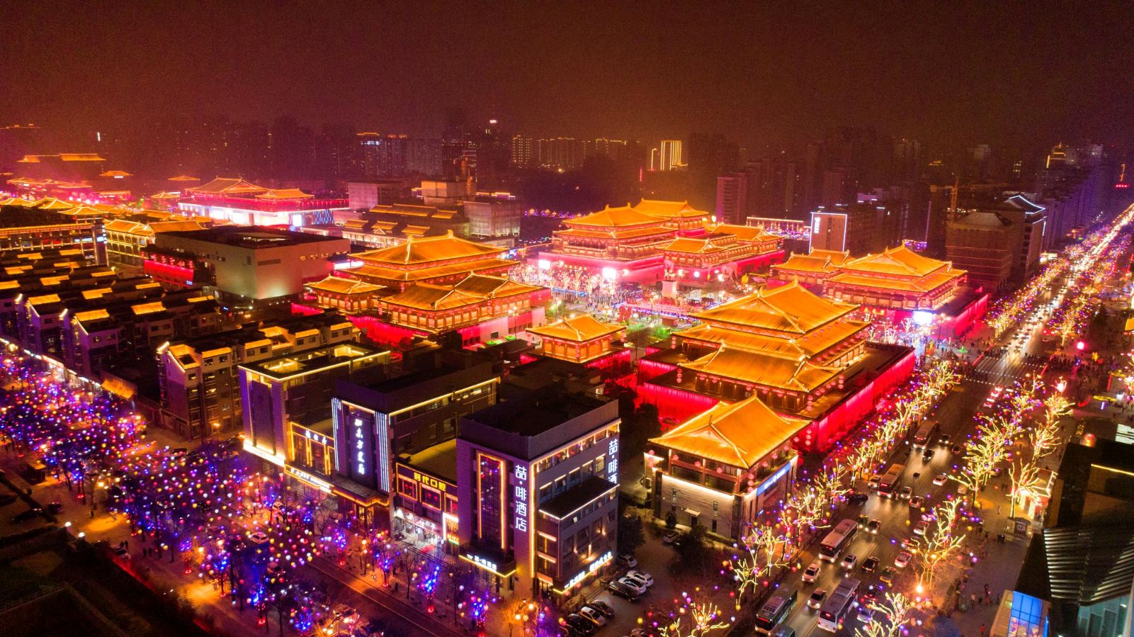 游大唐不夜城 （外一首） 文/霍六亿（图4）