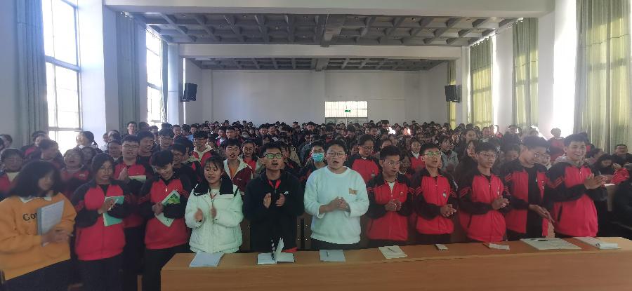 龙陵一中小老师孙轩:听君一席话,胜读十年书(图2)