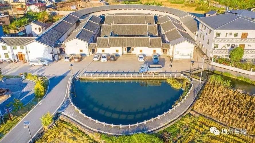 《世界著名数学家丘成桐大师广东蕉岭故里游记》文：巫泊儒【世界诗歌研究院】世界诗人名人展（10790）（图7）