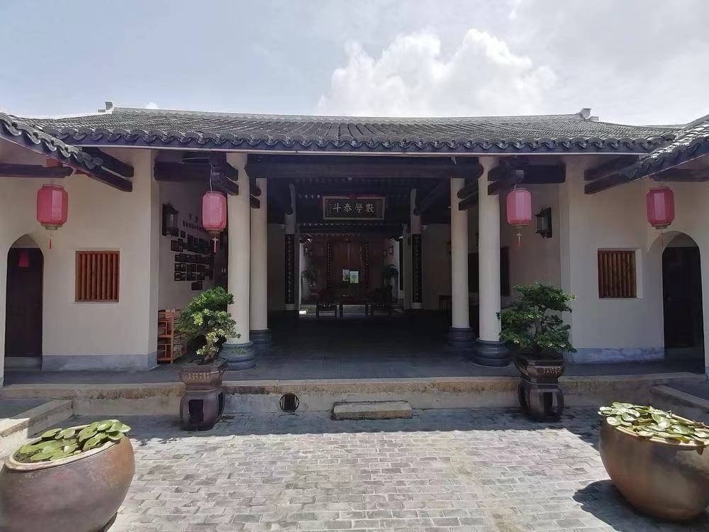 《世界著名数学家丘成桐大师广东蕉岭故里游记》文：巫泊儒【世界诗歌研究院】世界诗人名人展（10790）（图6）