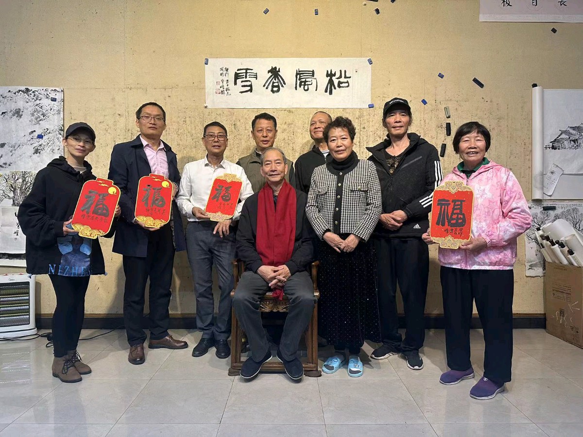 冰心文化传媒隆重推出 曾嵘〔广东〕橄榄树〔广东〕诗画诗集十四【冰心文化传媒】总编 冰心（图3）