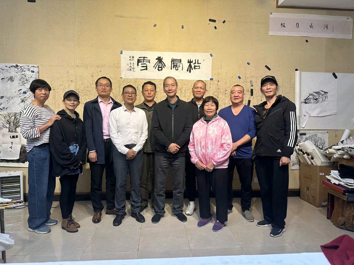 冰心文化传媒隆重推出 曾嵘〔广东〕橄榄树〔广东〕诗画诗集十四【冰心文化传媒】总编 冰心（图7）