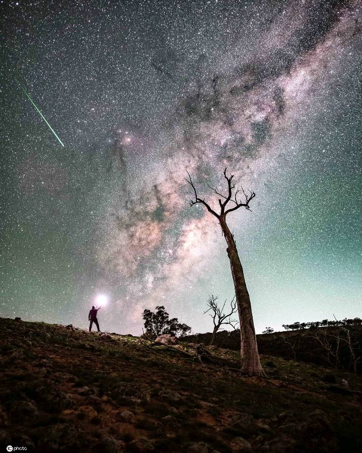 请欣赏六位金牌主播倾情演绎春江花月老师的作品《流星，闪烁的生命之光》编辑//海纳百川【第7434期】（图9）