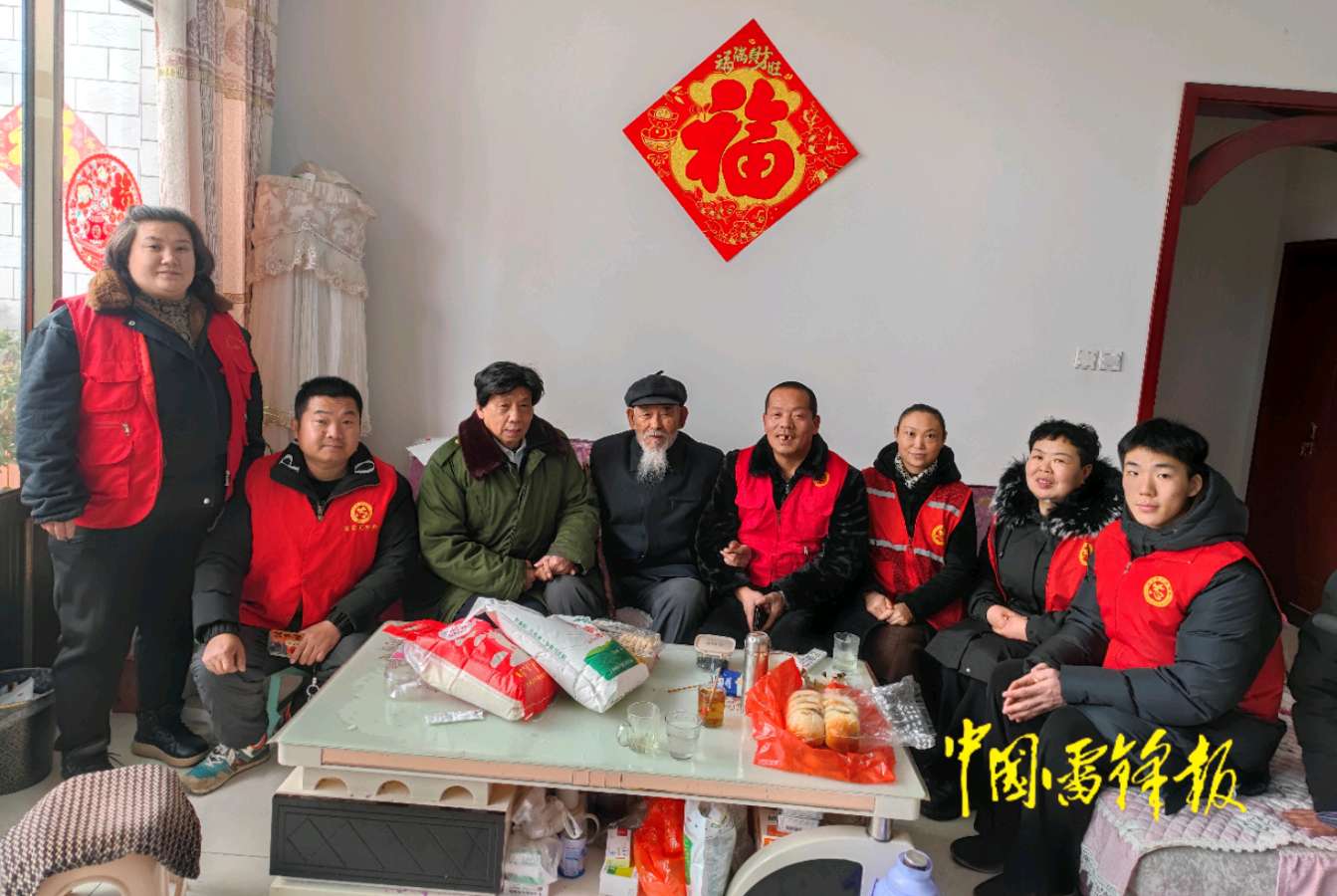 河北石家庄：志愿者春节前看望老党员和困难家庭（图5）