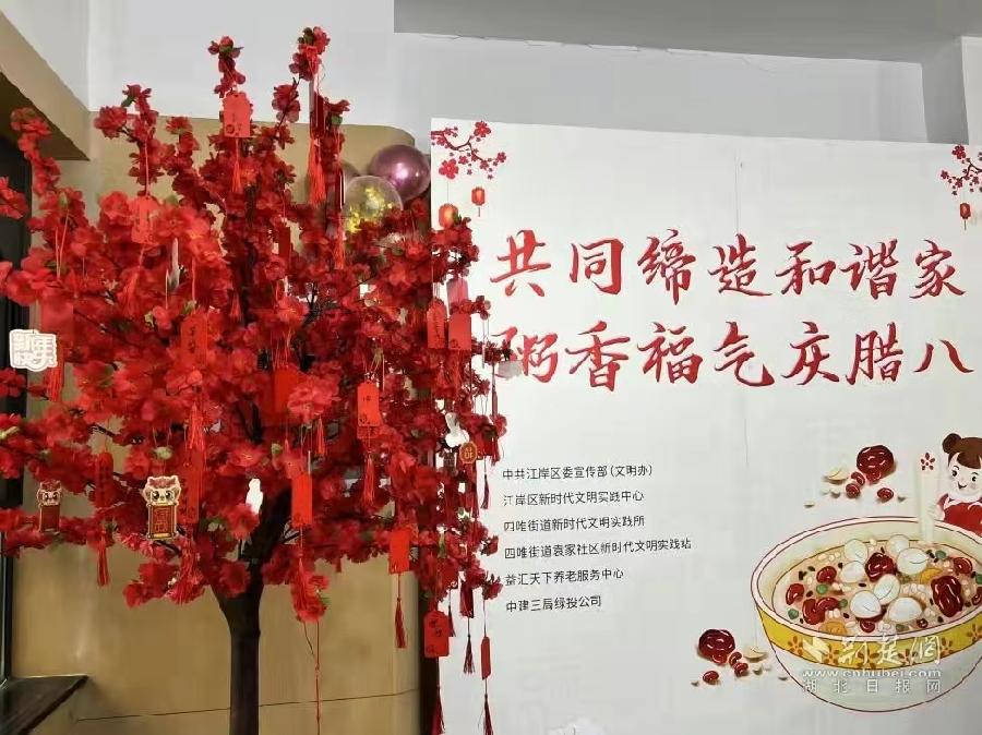 《现代著名诗人古诗词鉴赏》作者:陈晓云、潘太国、深海、游龙天下、郭小林、刘文波。[中国现代诗歌文化传媒]配乐：萨克斯《中国》（图13）