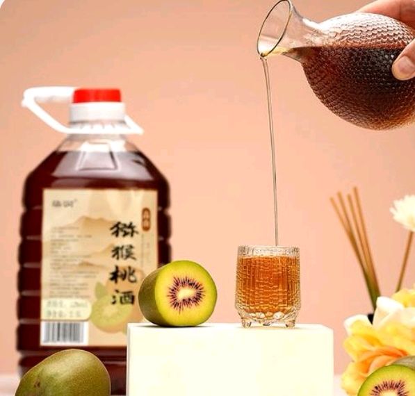 请听散文《品味猕猴桃园》作者/喻永刚 诵读/瑞雪丰年 编辑制作/雨杉【花雨馨声】第559（图7）