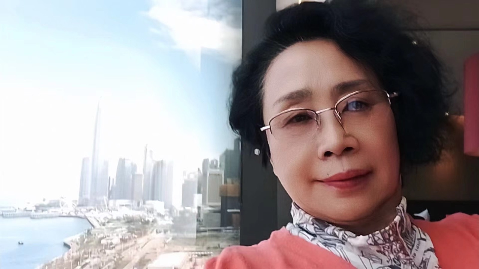 今天我站在维多利亚港口-文：安绢英【香港总社】世界诗人名人展10808期（图7）