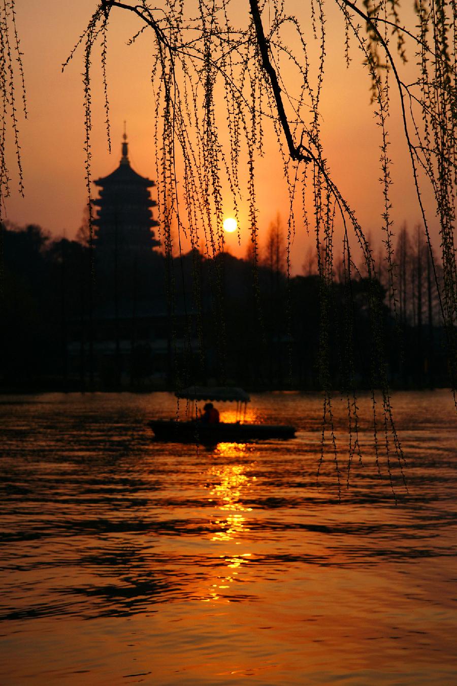 夕游西湖（文/欧阳晖余）……莲叶之珠文学社（图5）