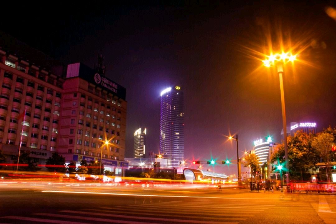 【中国长江文学社】《夜晚抵达一座城》作者 吕忠泽//主播 玉露//编辑 岁月静好 第7577期（图5）