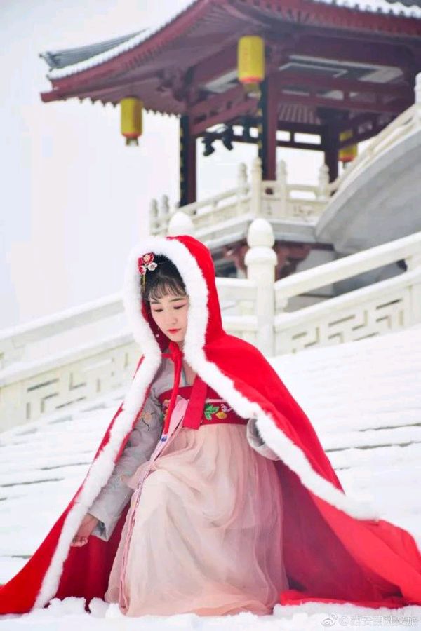 《红衣女子》作者/胡琴(图3)