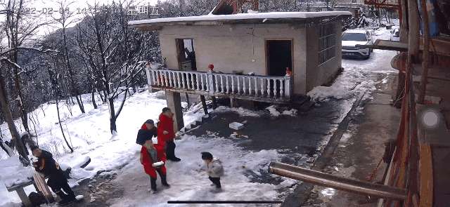 金色中国《武汉雪深没受阻》