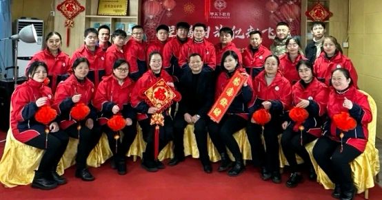 甲天下教育建校二十八周年迎龙庆典欢歌曼舞过小年∥二十八载艰辛树.三千馀章感慨篇∥中国桂林都市漓江诗书画社微刊(第139期)(图59)