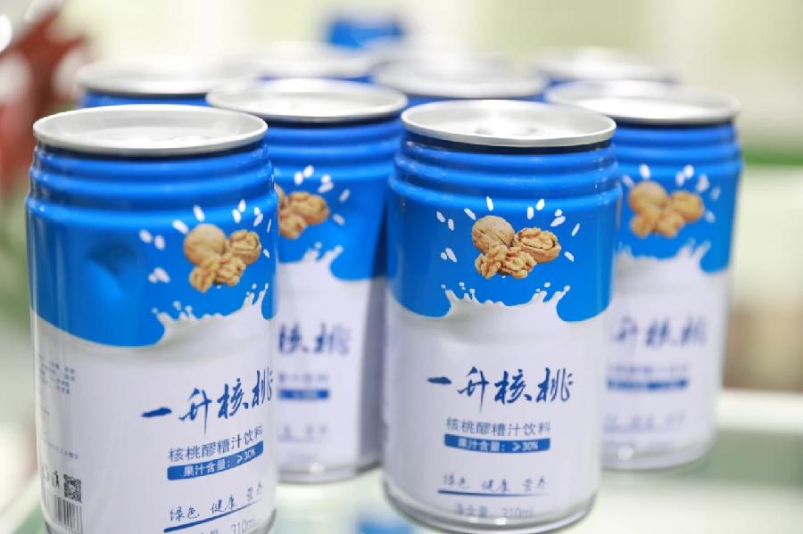 【新春走基层】陕西丹凤:有了品牌的核桃露