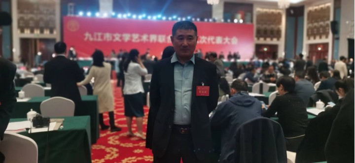 龙年大发诗人:谢飞鹏作品品鉴(图2)